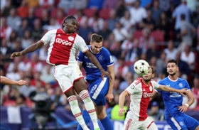  Ex-Ajax ace insists Bassey is similar to Davinson Sanchez and will never be a Frank de Boer